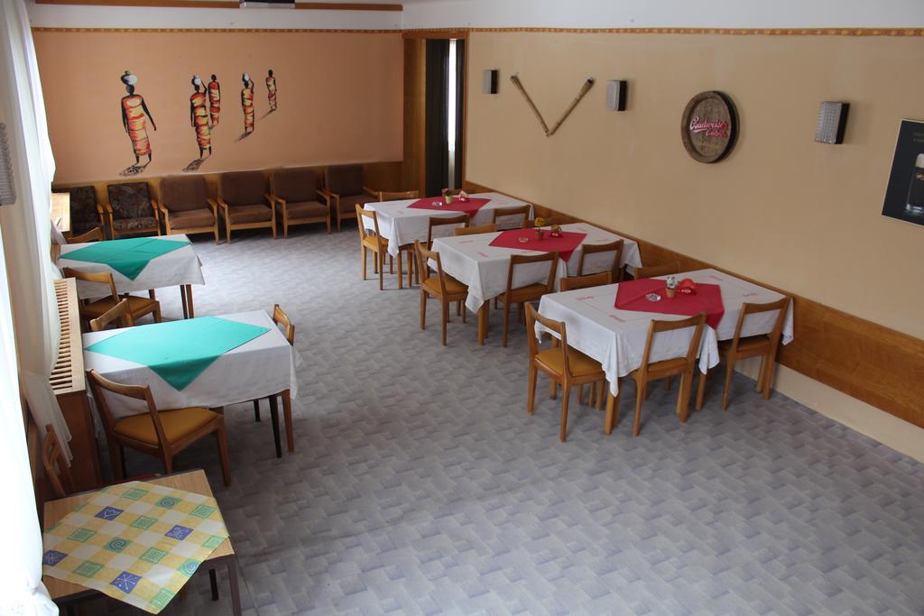 Sport Hotel Mustek 亚希莫夫 外观 照片