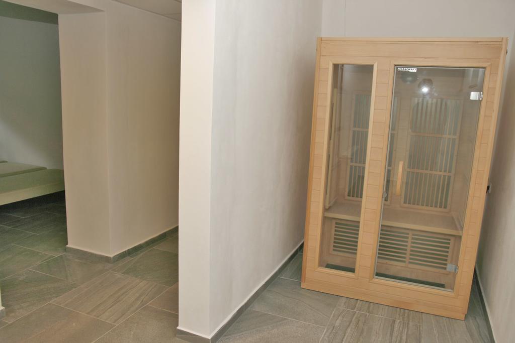 Sport Hotel Mustek 亚希莫夫 外观 照片