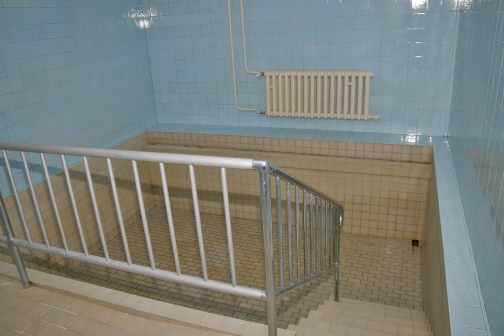 Sport Hotel Mustek 亚希莫夫 外观 照片